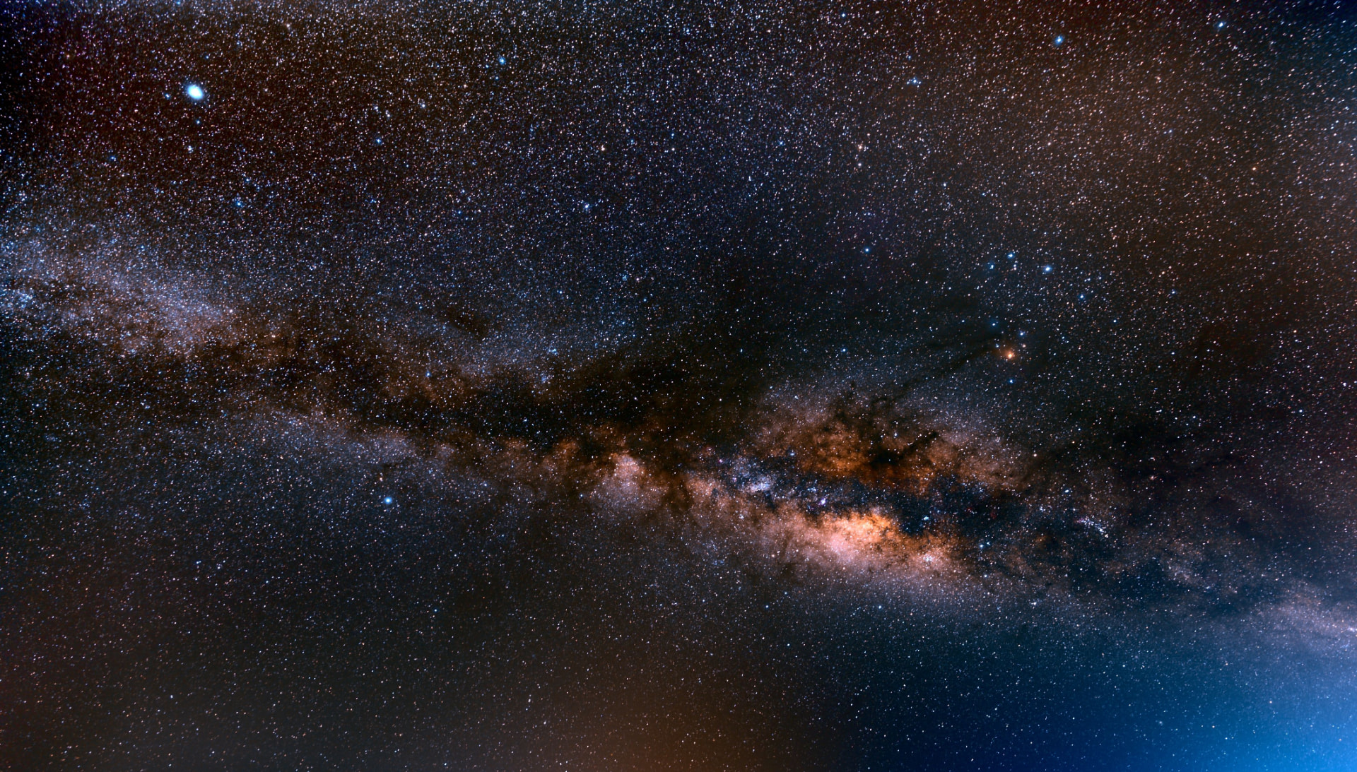 Cielo nocturno con la Vía Láctea